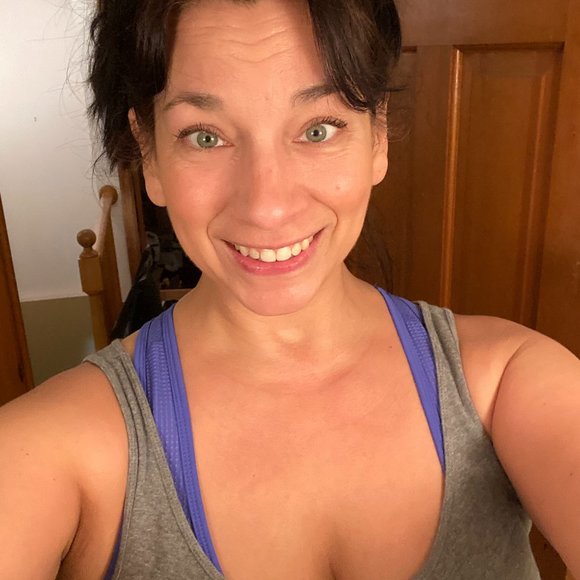 Meet your Posher, Janet - Picture 5 of 5